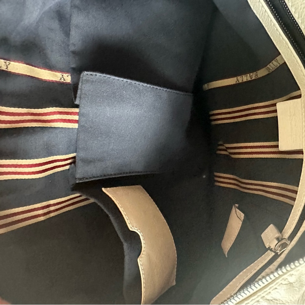 Bally White Large Leather Red stripe Shoulder Bag - Picture 6 of 9